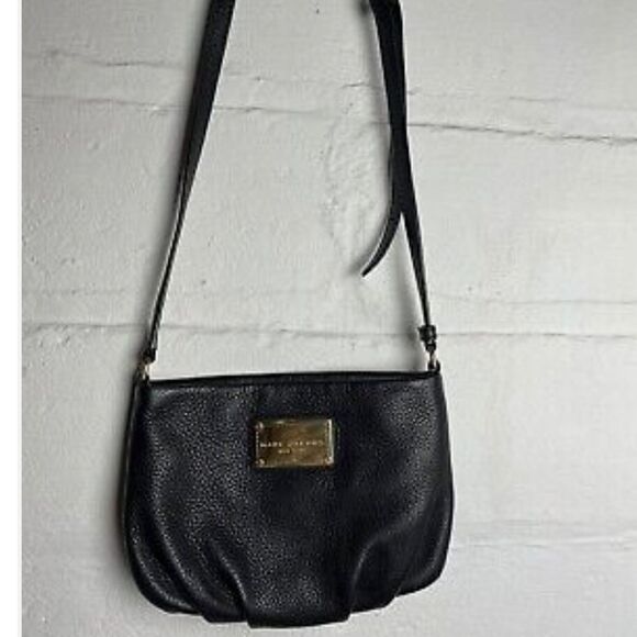 Marc Jacobs New York Crossbody Purse Handbag Black Leather Small Gold Hardware - Picture 1 of 10